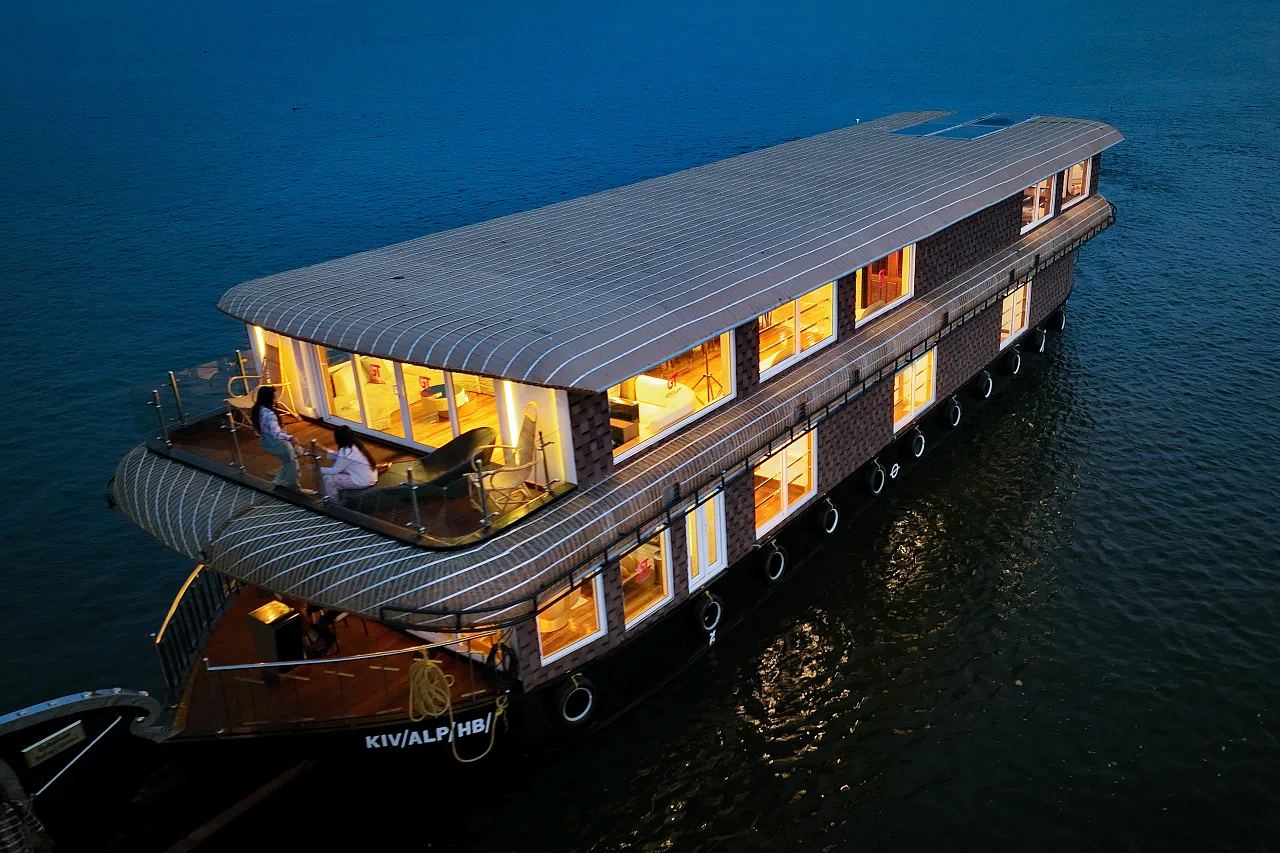 Gokulam Houseboats